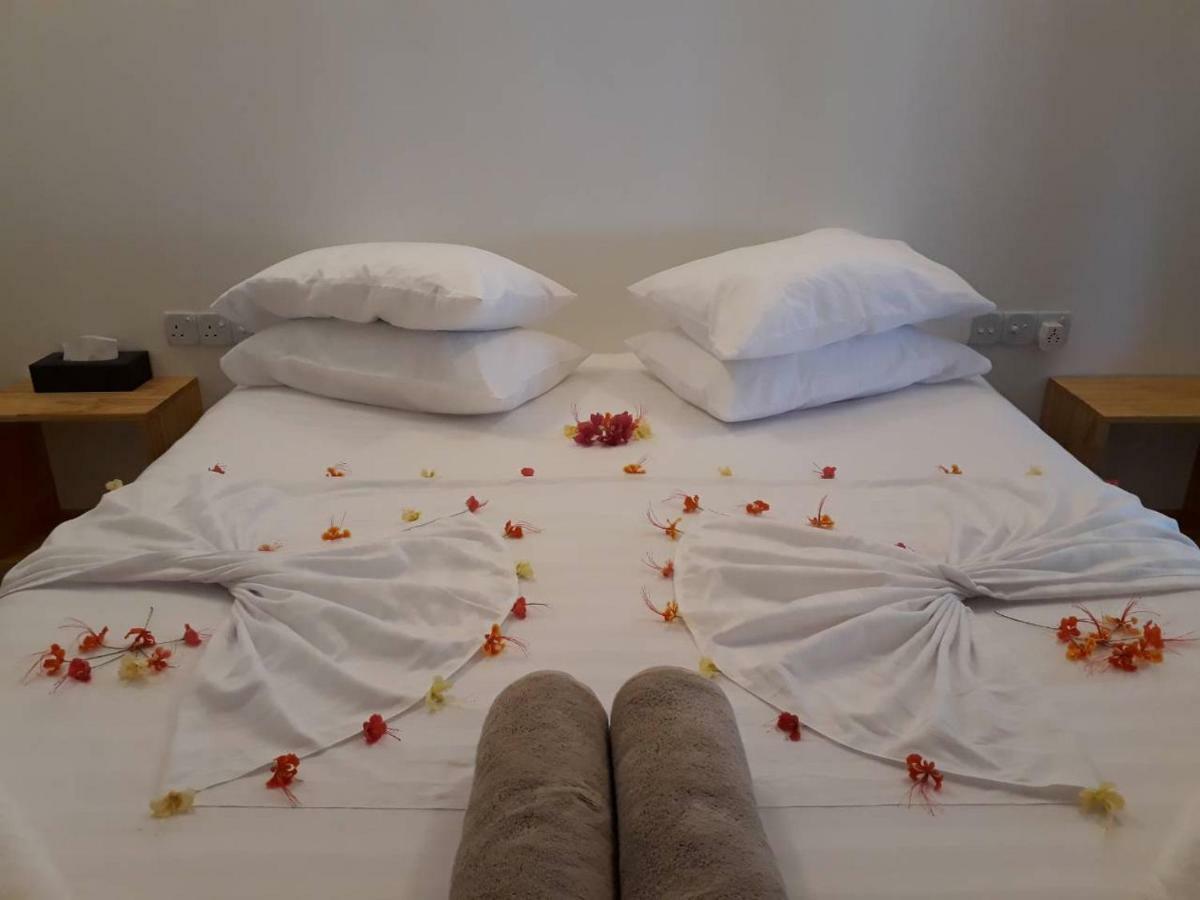 Sky Inn Thoddoo Esterno foto