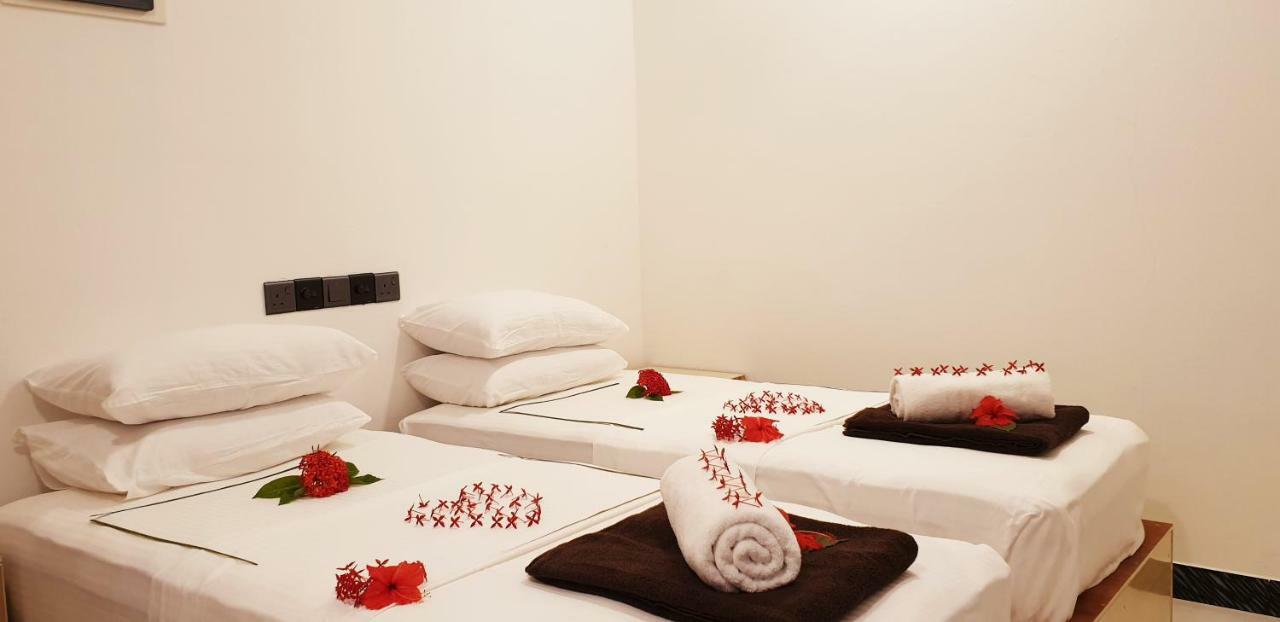 Sky Inn Thoddoo Esterno foto
